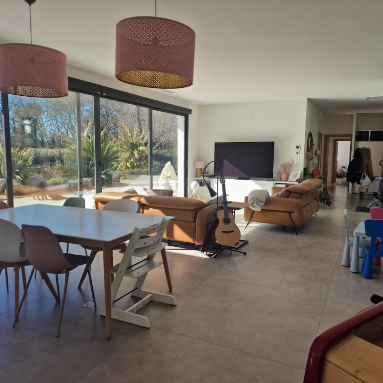 Villa avec piscine au milieu des bois - Villa - 21