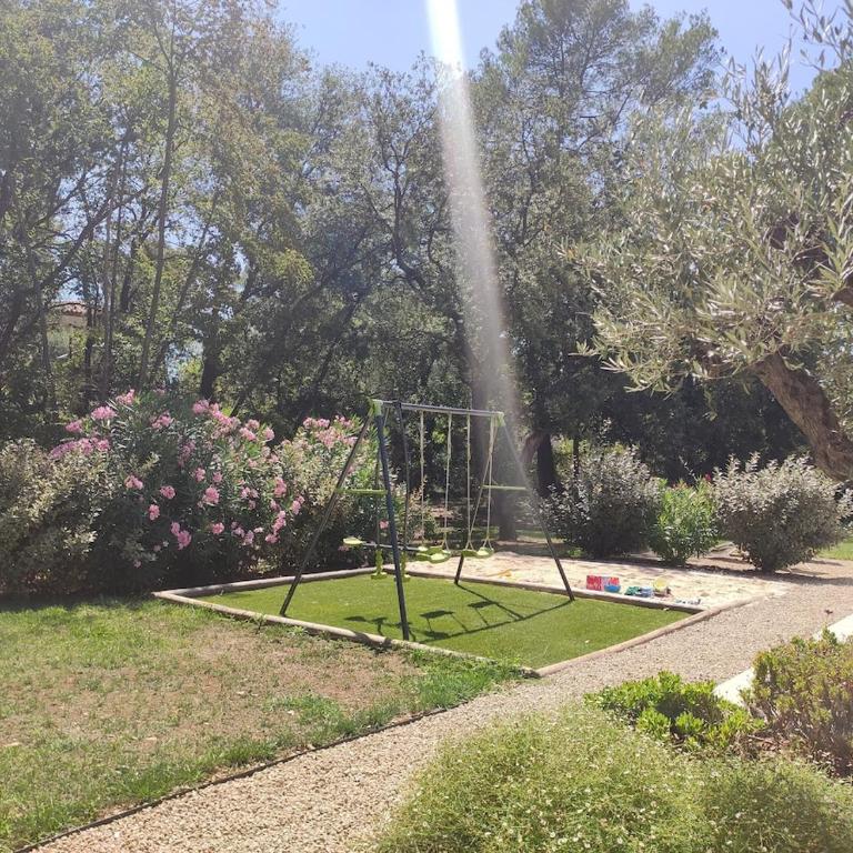 Villa avec piscine au milieu des bois - Villa - 11