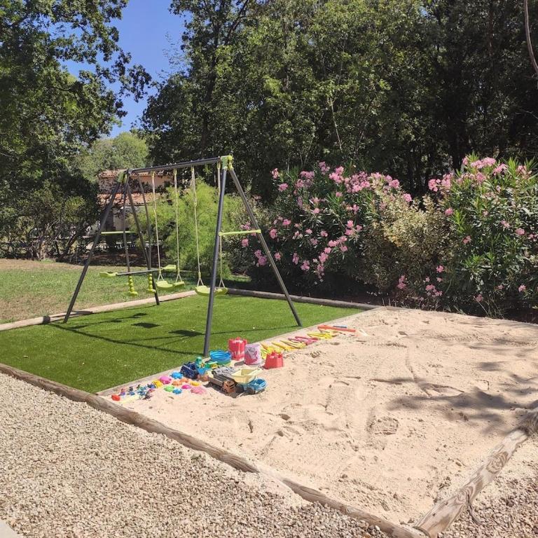 Villa avec piscine au milieu des bois - Villa - 12