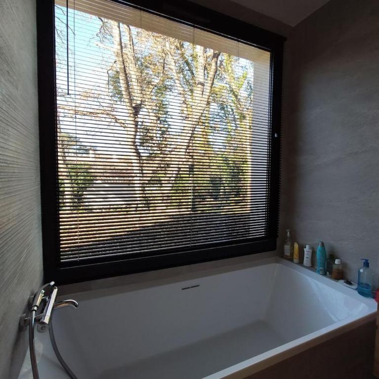 Villa avec piscine au milieu des bois - Villa - 27