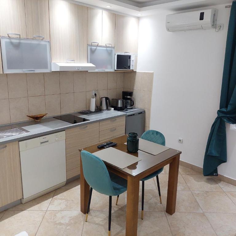 Apartments Nancy - One-Bedroom Apartment with Balcony and Sea View - 5