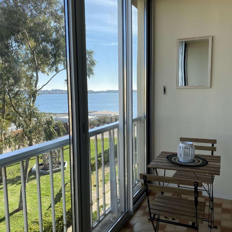 Beau T1 avec vue sur l'étang à Balaruc-les-Bains - FR-1-553-294 - Appartement - 12