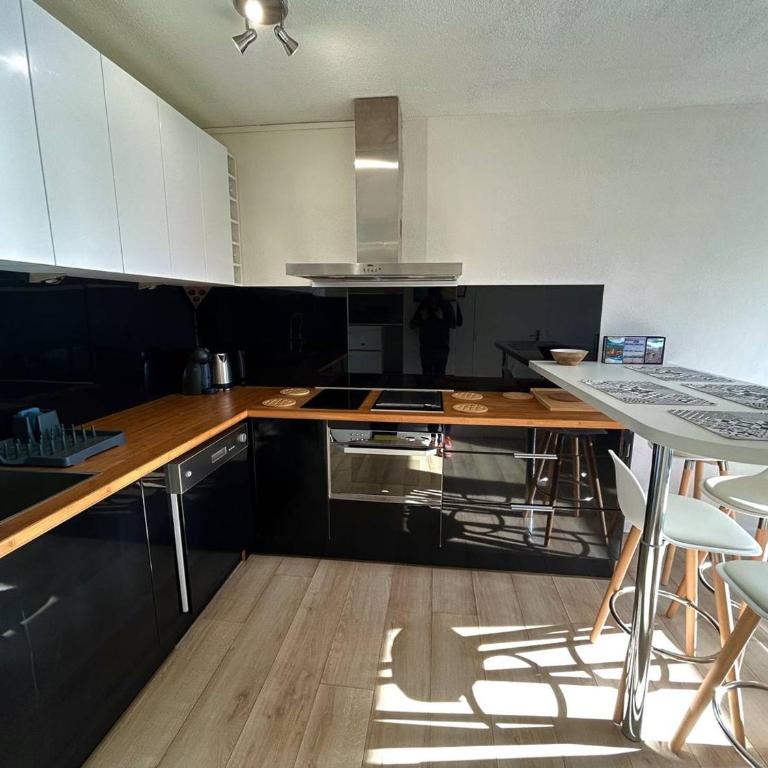 T2 Cabine Climatisé à Argelès avec Parking - FR-1-388-228 - Apartment - 7