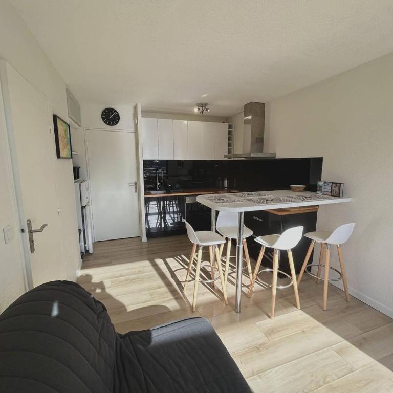 T2 Cabine Climatisé à Argelès avec Parking - FR-1-388-228 - Apartment - 8