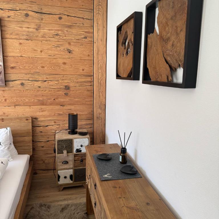 Exklusives Berg-Bijou mit Bergblick mit privaten Wellnessbereich Hot Tube und Sauna -Hunde herzlich Willkommen mit eingezäunten Grundstück - Ferienhaus - 55