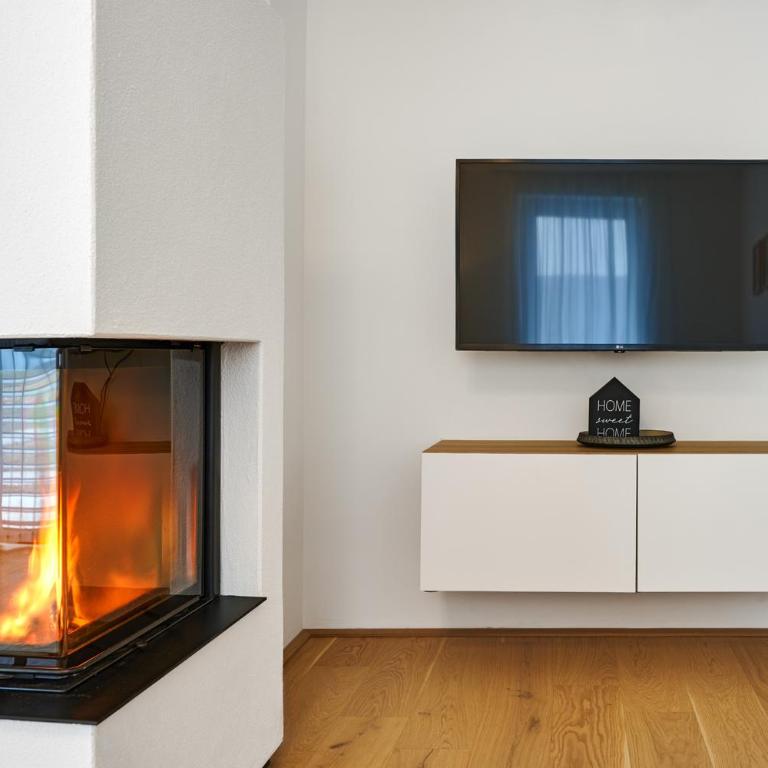 Apartment Bergblick by Salzkammergood Living - Three-Bedroom Apartment - 2