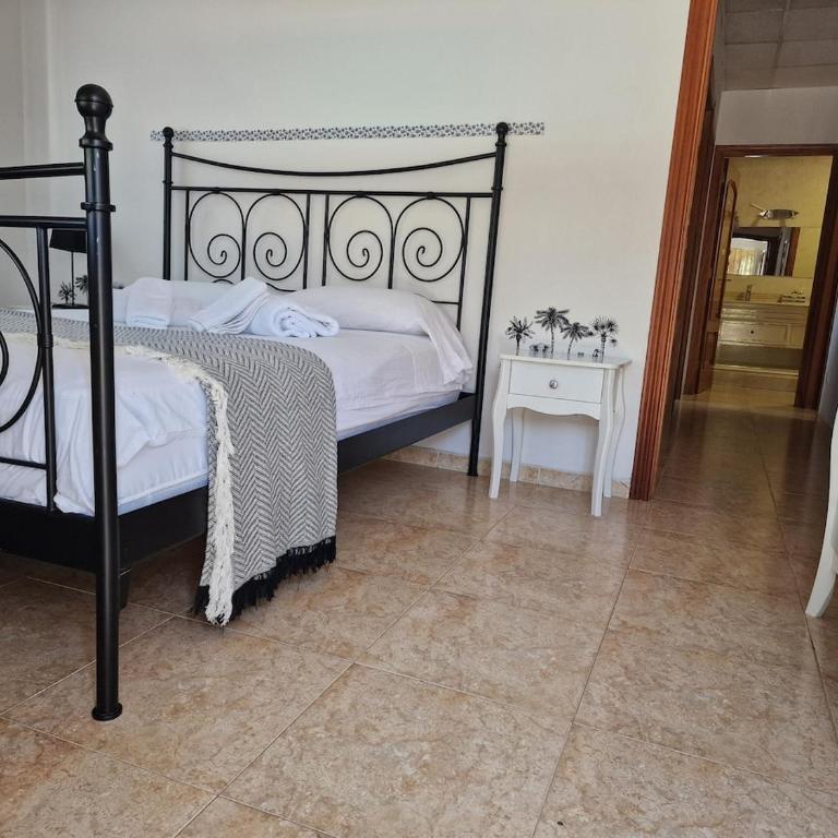 Family Vacation Casita - Three-Bedroom Apartment - 6