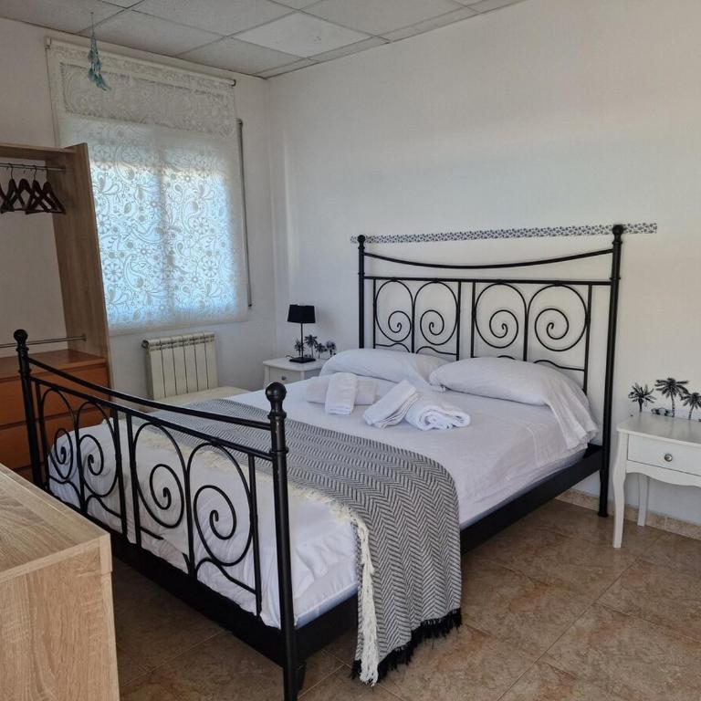 Family Vacation Casita - Three-Bedroom Apartment - 9