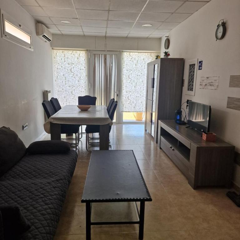 Family Vacation Casita - Three-Bedroom Apartment - 11