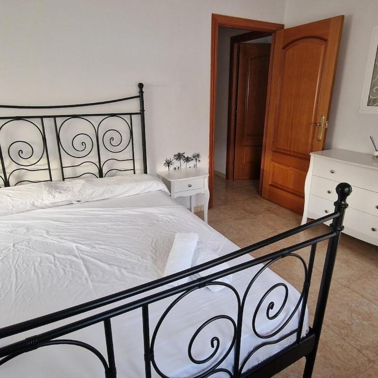 Family Vacation Casita - Three-Bedroom Apartment - 13