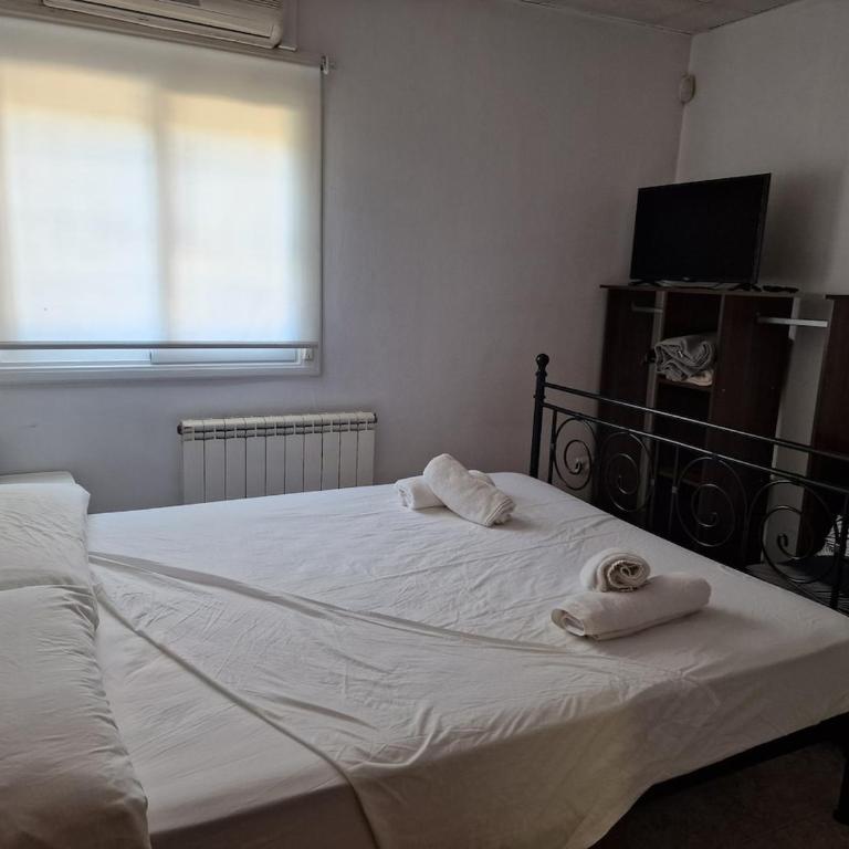 Family Vacation Casita - Three-Bedroom Apartment - 16