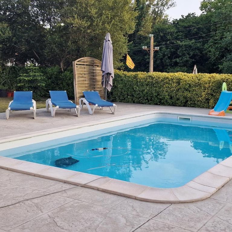 Family Vacation Casita - Three-Bedroom Apartment - 1