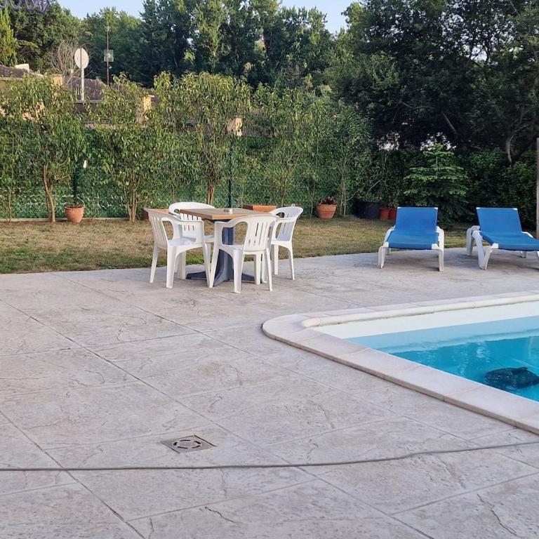 Family Vacation Casita - Three-Bedroom Apartment - 23