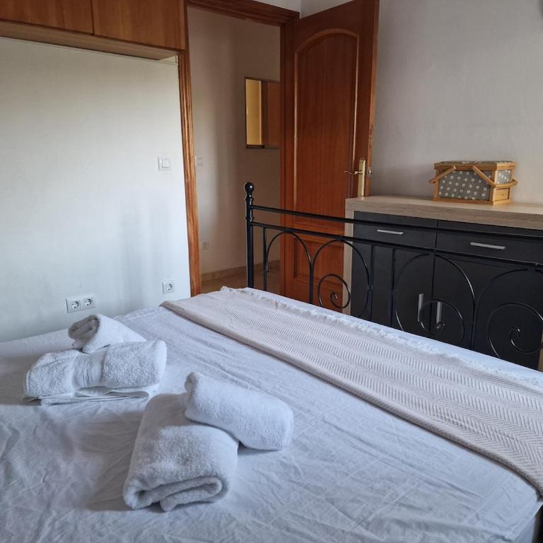 Family Vacation Casita - Three-Bedroom Apartment - 24
