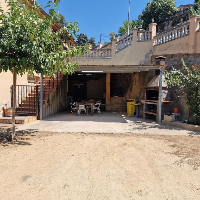 Family Vacation Casita - Three-Bedroom Apartment - 32
