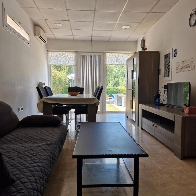 Family Vacation Casita - Three-Bedroom Apartment - 39