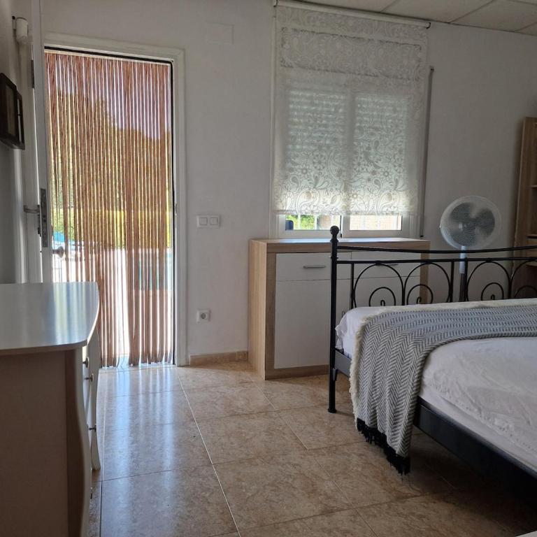 Family Vacation Casita - Three-Bedroom Apartment - 43