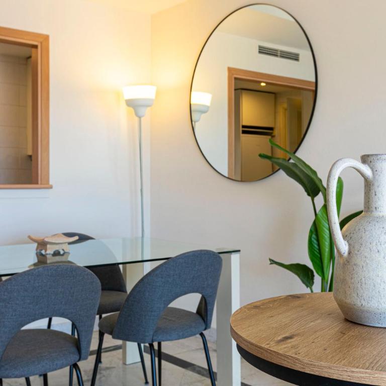 MARBELLA HOME RENTALS - Marina Banus, Puerto Banus, seaview, 2BR, parking & pool - Two-Bedroom Apartment with Balcony and Sea View - 22