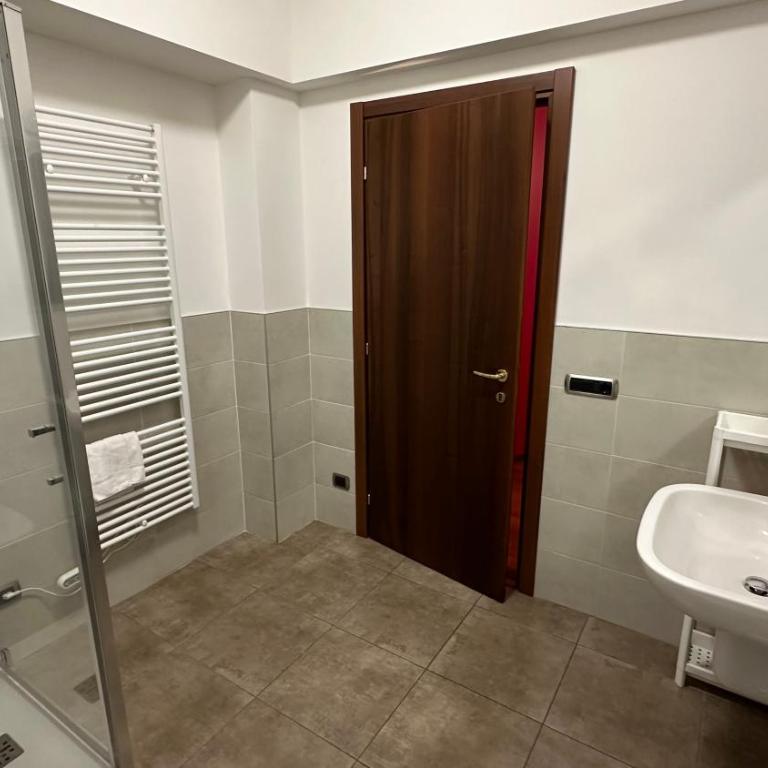 10 Minutes B&B Bed & Breakfast - Camera Matrimoniale con Bagno Privato - 14