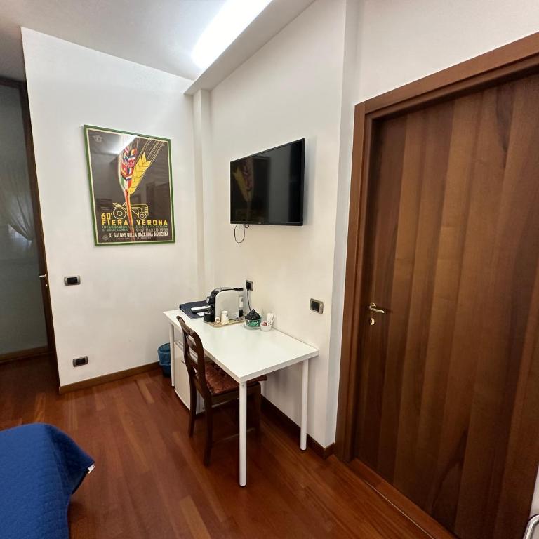 10 Minutes B&B Bed & Breakfast - Camera Tripla con Bagno Privato - 24