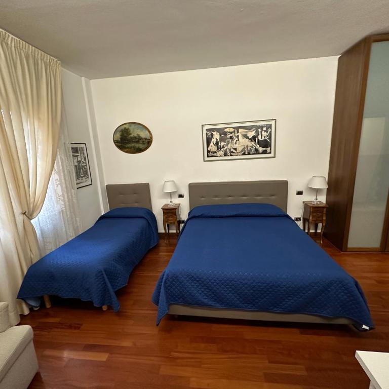 10 Minutes B&B Bed & Breakfast - Camera Tripla con Bagno Privato - 18