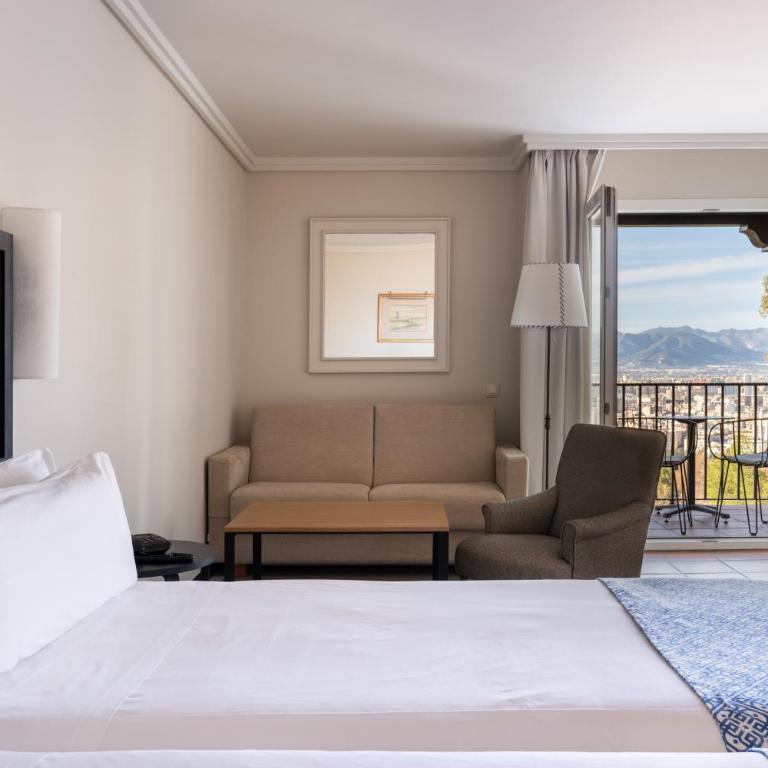 Parador de Málaga Gibralfaro - Habitación Doble Estándar (2 adultos + 1 niño) - 7
