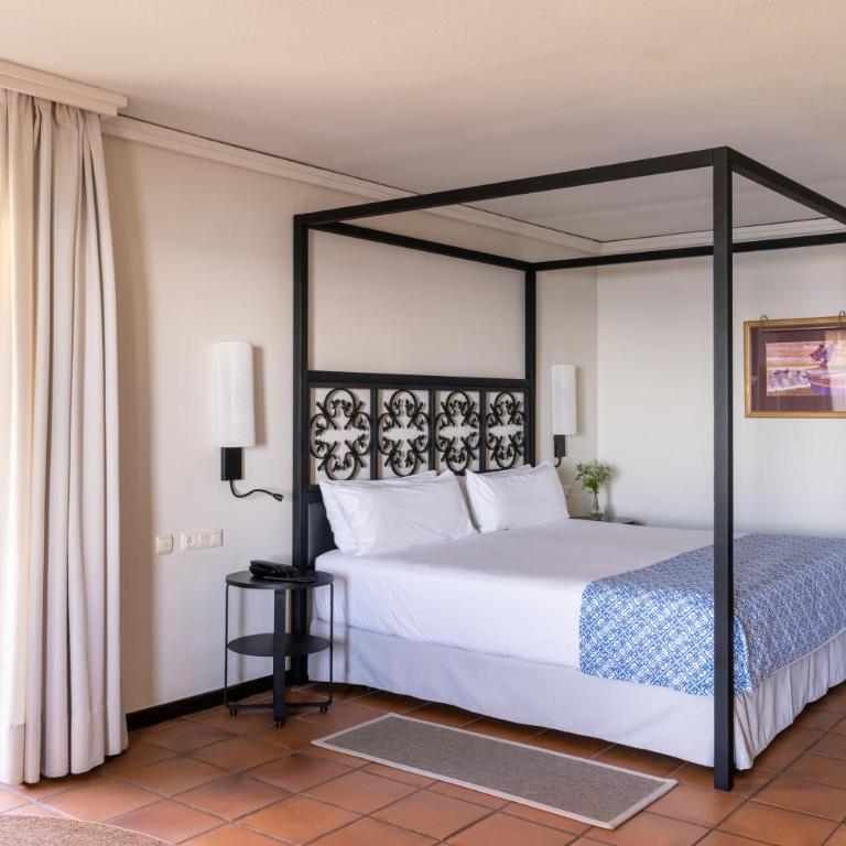 Parador de Málaga Gibralfaro - Habitación Doble Superior - 5