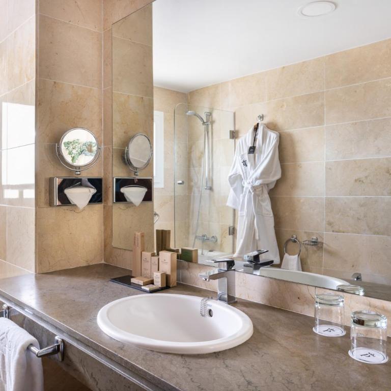 Parador de Málaga Gibralfaro - Habitación Doble Superior - 7