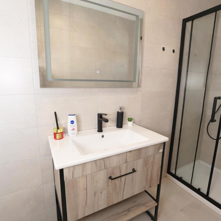 Apartman Dentalux 3 - Apartman sa 2 Spavaće Sobe - 17