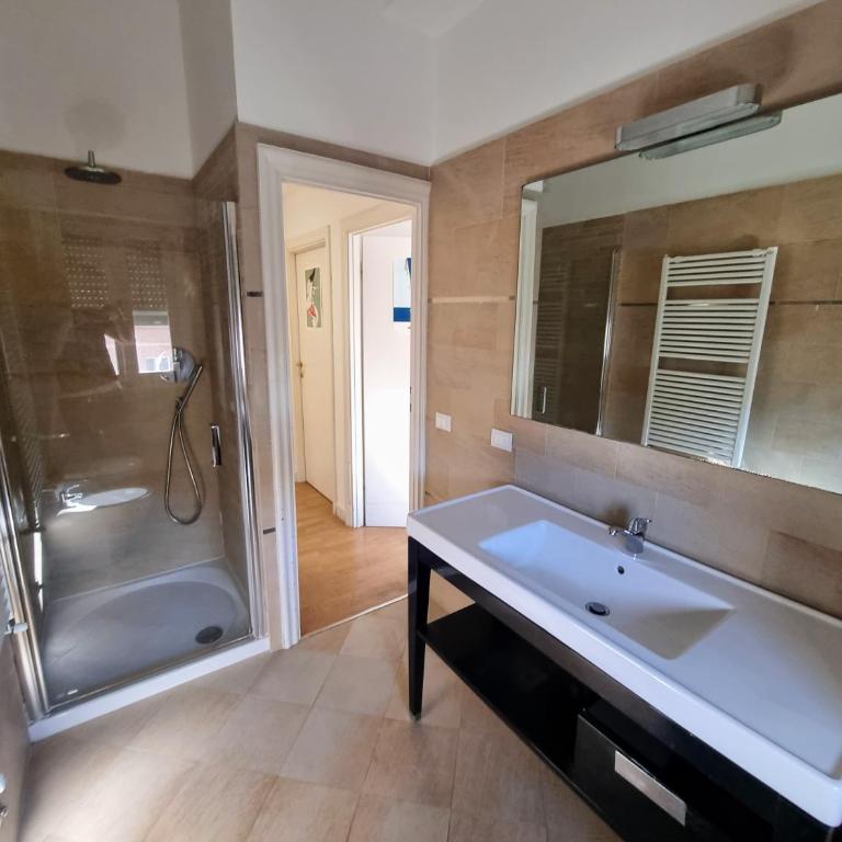 Cosy rooms - Queen Room with Shared Bathroom - 5