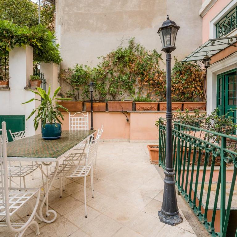 The British Corner, Central Cozy Loft with Garden 10 Min From Center - Appartamento con 1 Camera da Letto - 5