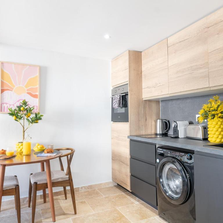 La Pablita by Evasion Riviera, Vieil Antibes, Remparts - One-Bedroom Apartment - Sea Side - 10