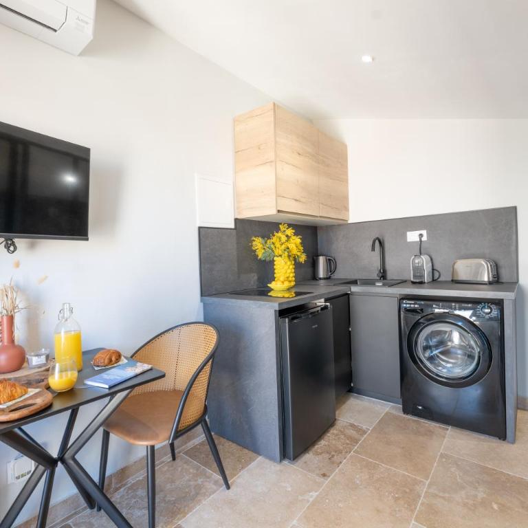 La Pablita by Evasion Riviera, Vieil Antibes, Remparts - Apartment with Sea View - 14