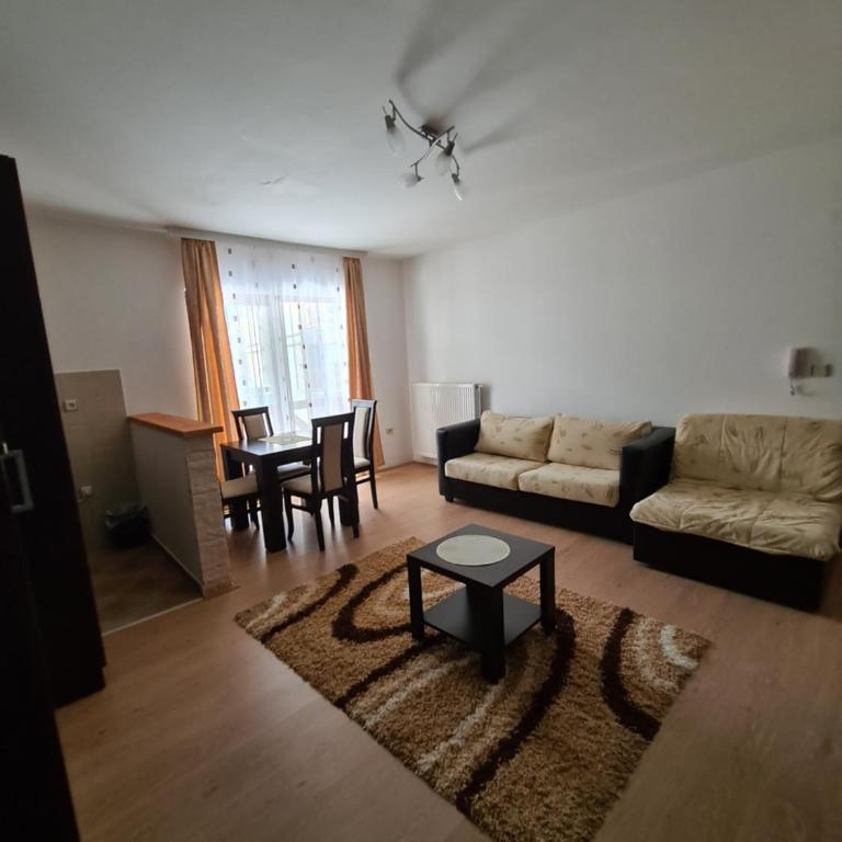 VILA KRUNA Apartments - Family Room with Balcony - 5