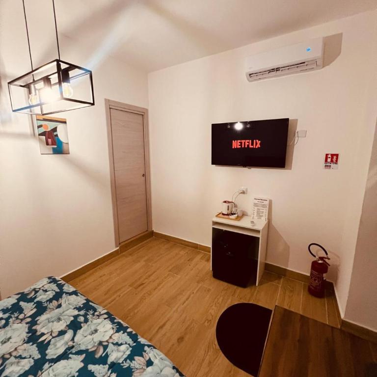 King House B&B Catania - Deluxe Double Room with Shower - 4