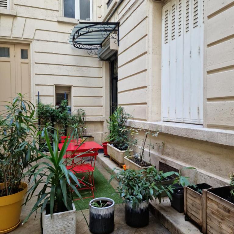 Studio de charme Paris Champs Elysees - Two-Bedroom Apartment - 8