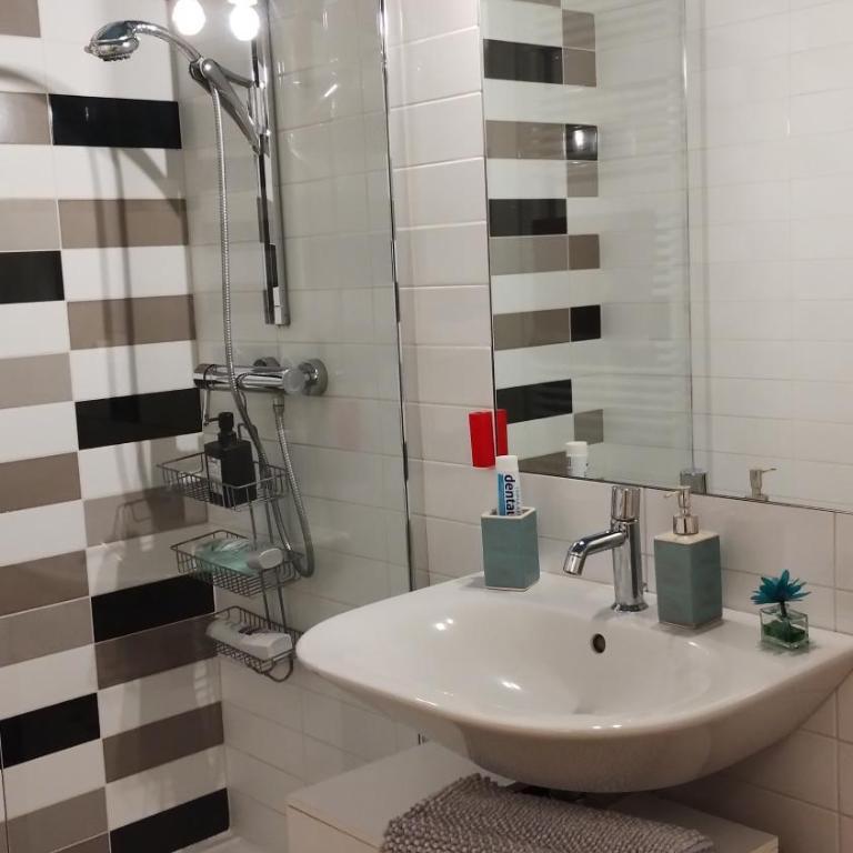 A casa di Tally Bicerin - Il tuo angolo di Torino - Appartamento con 1 Camera da Letto - 16