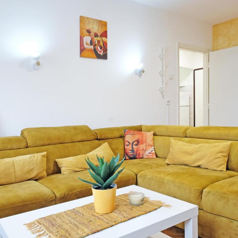 Safari Downtown Apartment - Two-Bedroom Apartment - 33