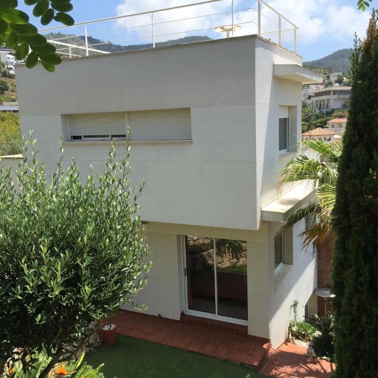 Villa with private pool, ocean & mountain views - Villa - 34