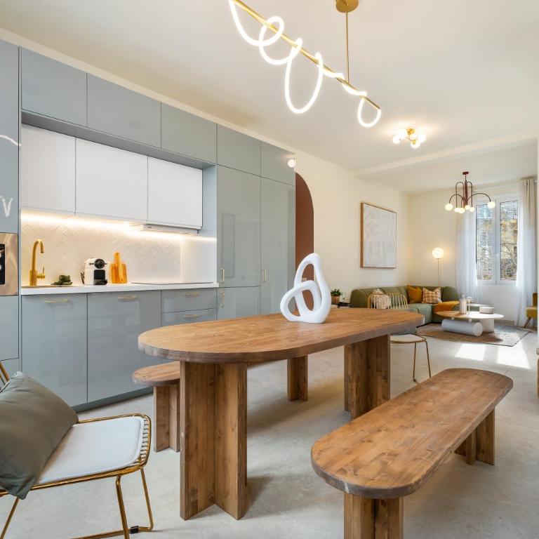 Nice Renting - 8BONAPARTE - Architect Loft Luxury 4 Bedrooms View Place du Pin - Four-Bedroom Deluxe Apartment - 1