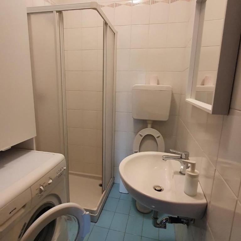 spazi generosi in quartiere tranquillo Padova - Lila - Appartamento con 3 Camere da Letto e con Balcone - 6