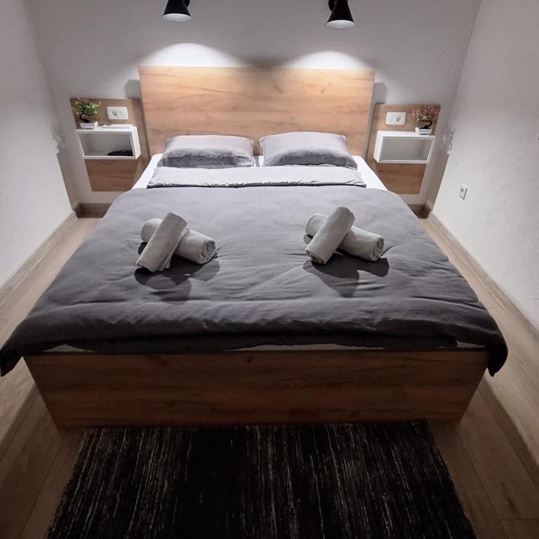 Sunset Apartment - Two-Bedroom Apartment - 17