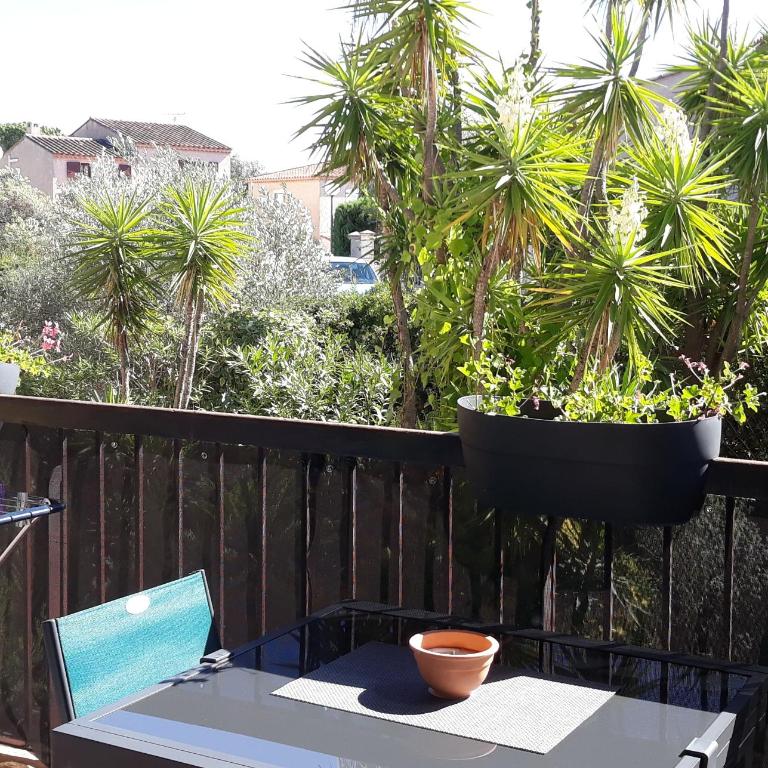 Appartement duplex de standing au calme avec piscine - Two-Bedroom Apartment - 13