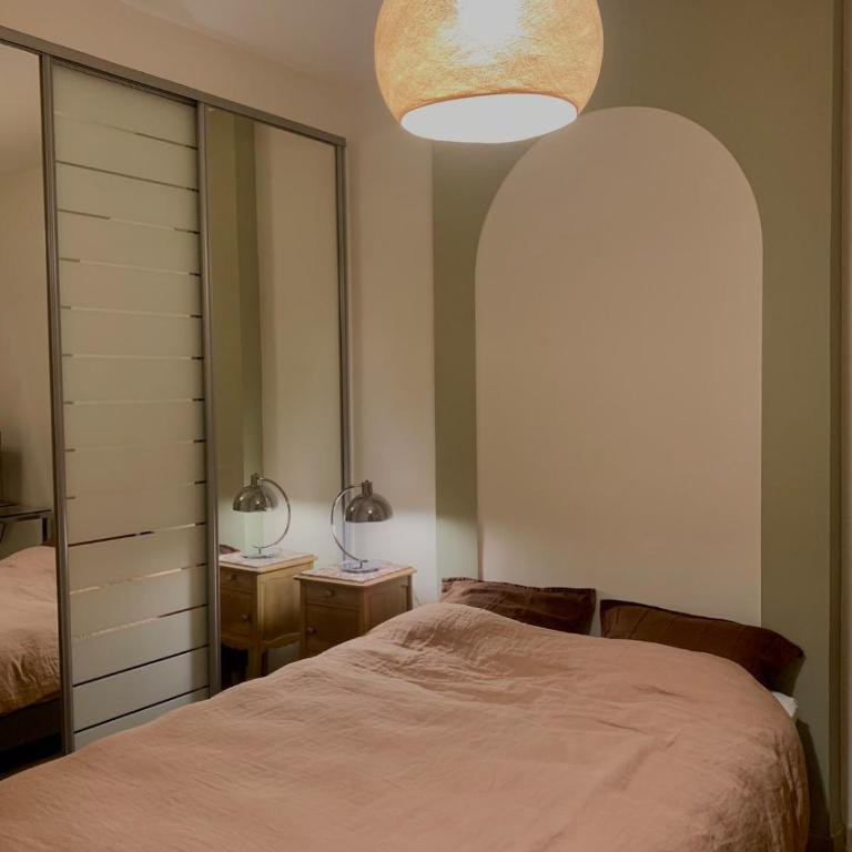 Spacious and central apartment - One-Bedroom Apartment - 6