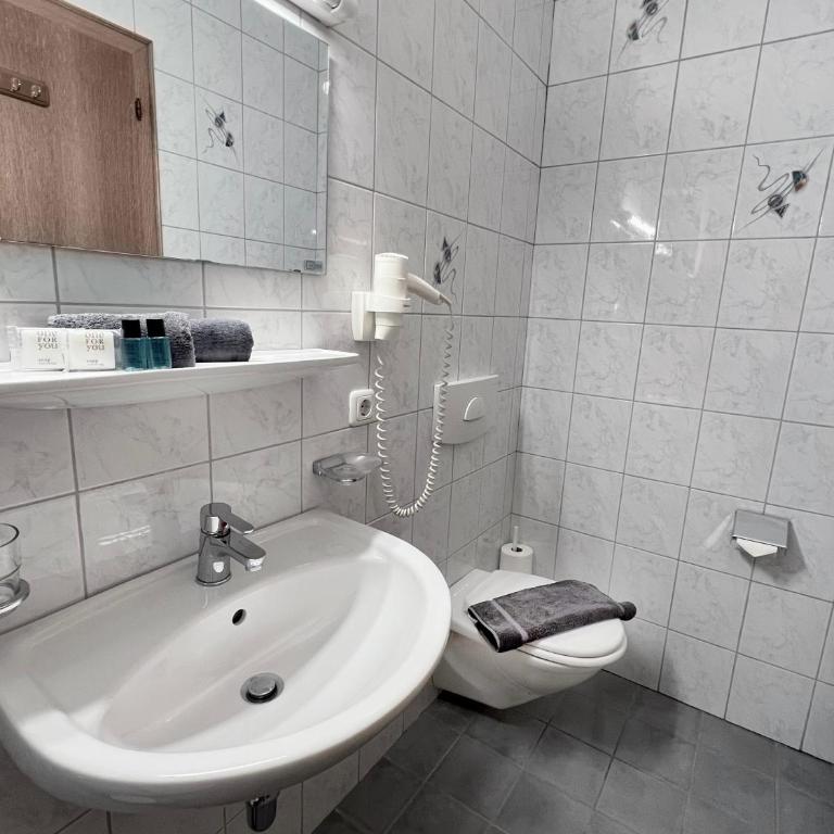 The Steakhouse - Guest Rooms - Doppel-/Zweibettzimmer mit Balkon - 3