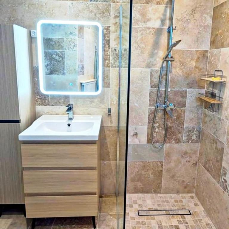 3P 72m2 Climatisé Vue exceptionnelle Cathédrale St Nicolas et Mer - Appartement 2 Chambres Deluxe avec Balcon - 22
