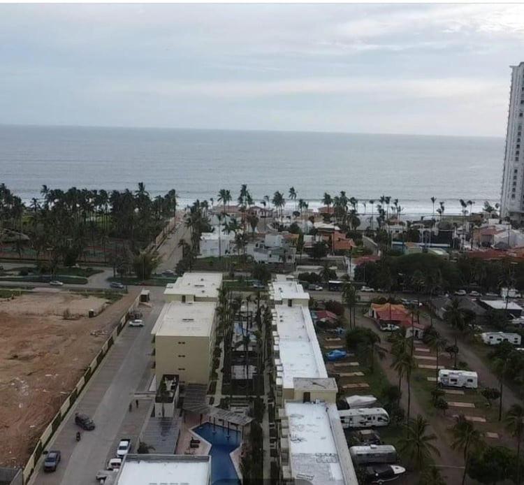 Nuevo departamento con acceso frente a la playa, jacuzzi y alberca climatizada - One-Bedroom Apartment - 23