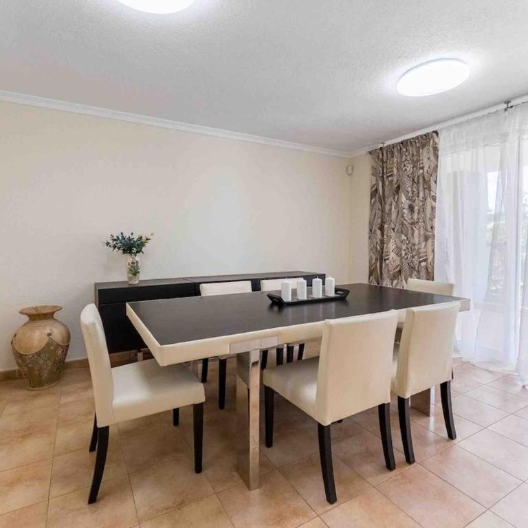 4 Bedroom Villa with Jacuzzi, heated Swimmingpool, front Ocean and view ! - Villa - 6