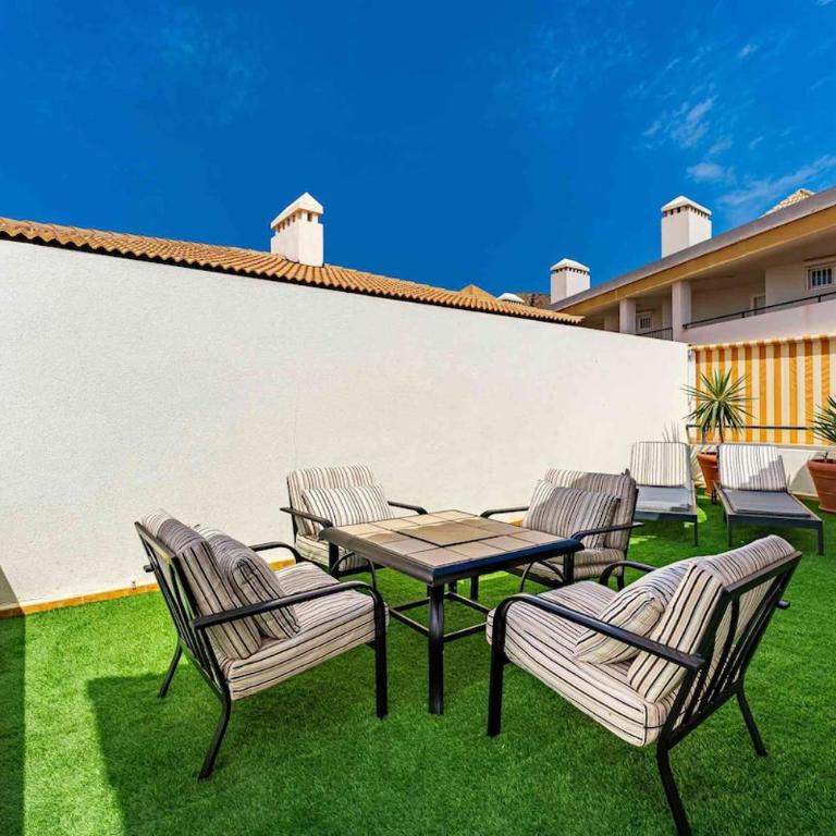 4 Bedroom Villa with Jacuzzi, heated Swimmingpool, front Ocean and view ! - Villa - 15