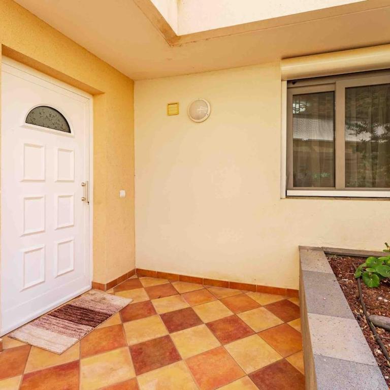 4 Bedroom Villa with Jacuzzi, heated Swimmingpool, front Ocean and view ! - Villa - 16